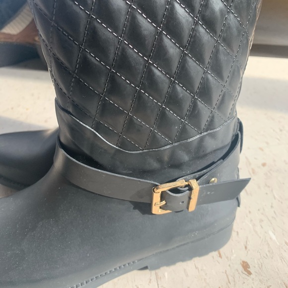 ❌SOLD❌ GUESS RAIN BOOTS SZ8 ✨ - Picture 2 of 7